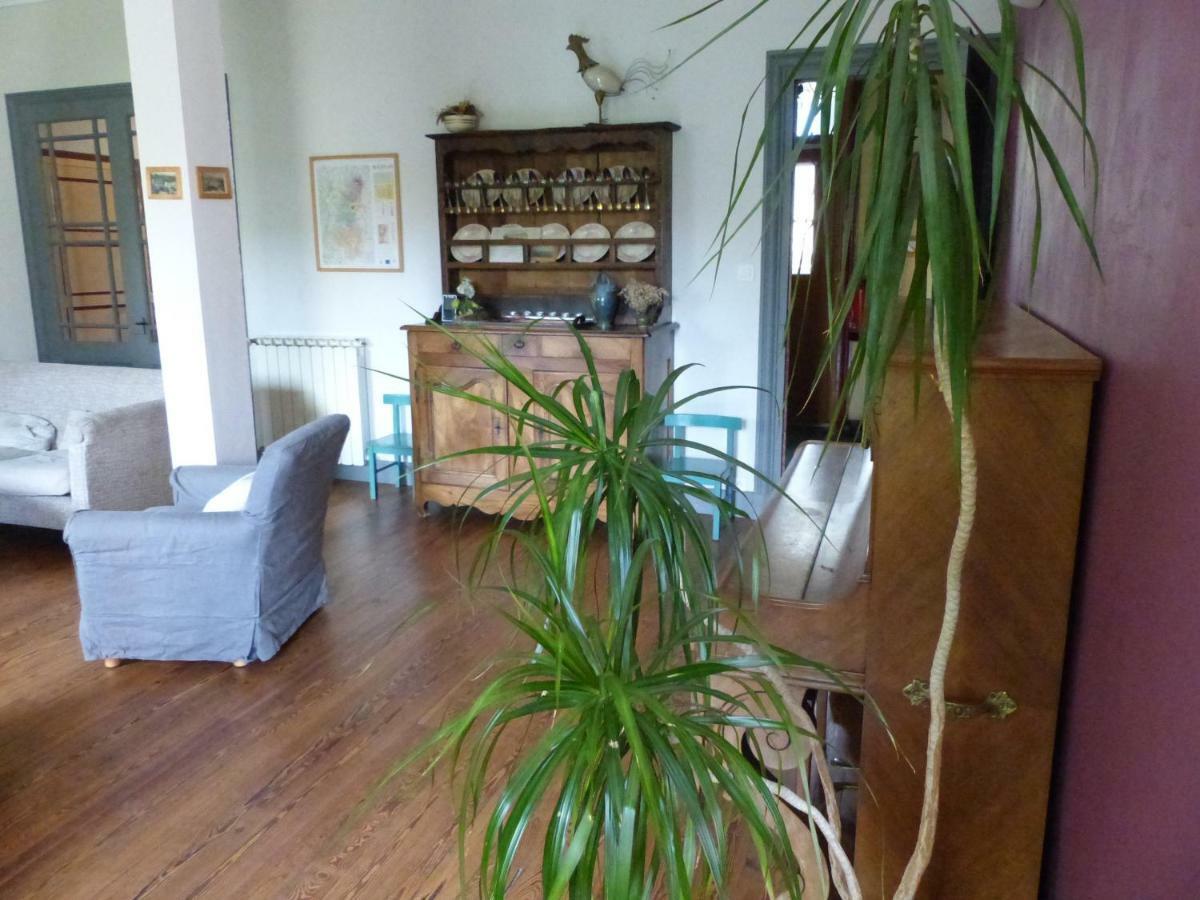 Les Volets Bleus Hotel Le Perreon Екстериор снимка