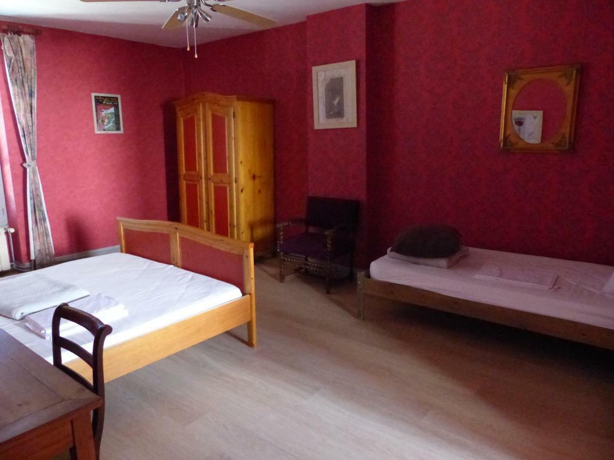 Les Volets Bleus Hotel Le Perreon Екстериор снимка