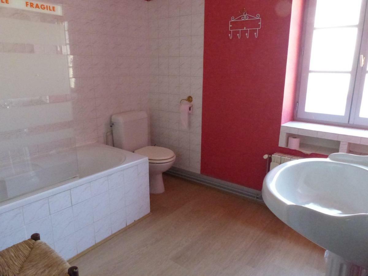 Les Volets Bleus Hotel Le Perreon Екстериор снимка